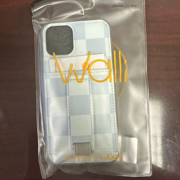 NWT Walli Phone case iPhone 11 Pro blue checkered - Picture 4 of 4